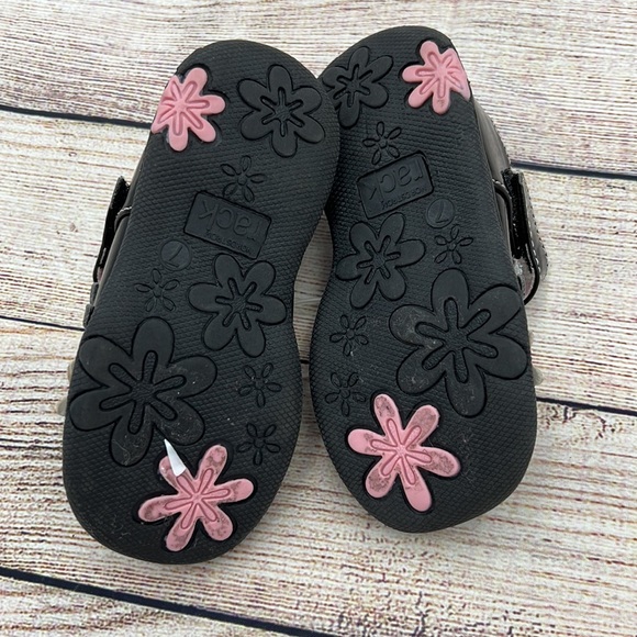 Nordstrom Black Maryjanes with Flowers Sz 7 NWTs - Picture 5 of 5